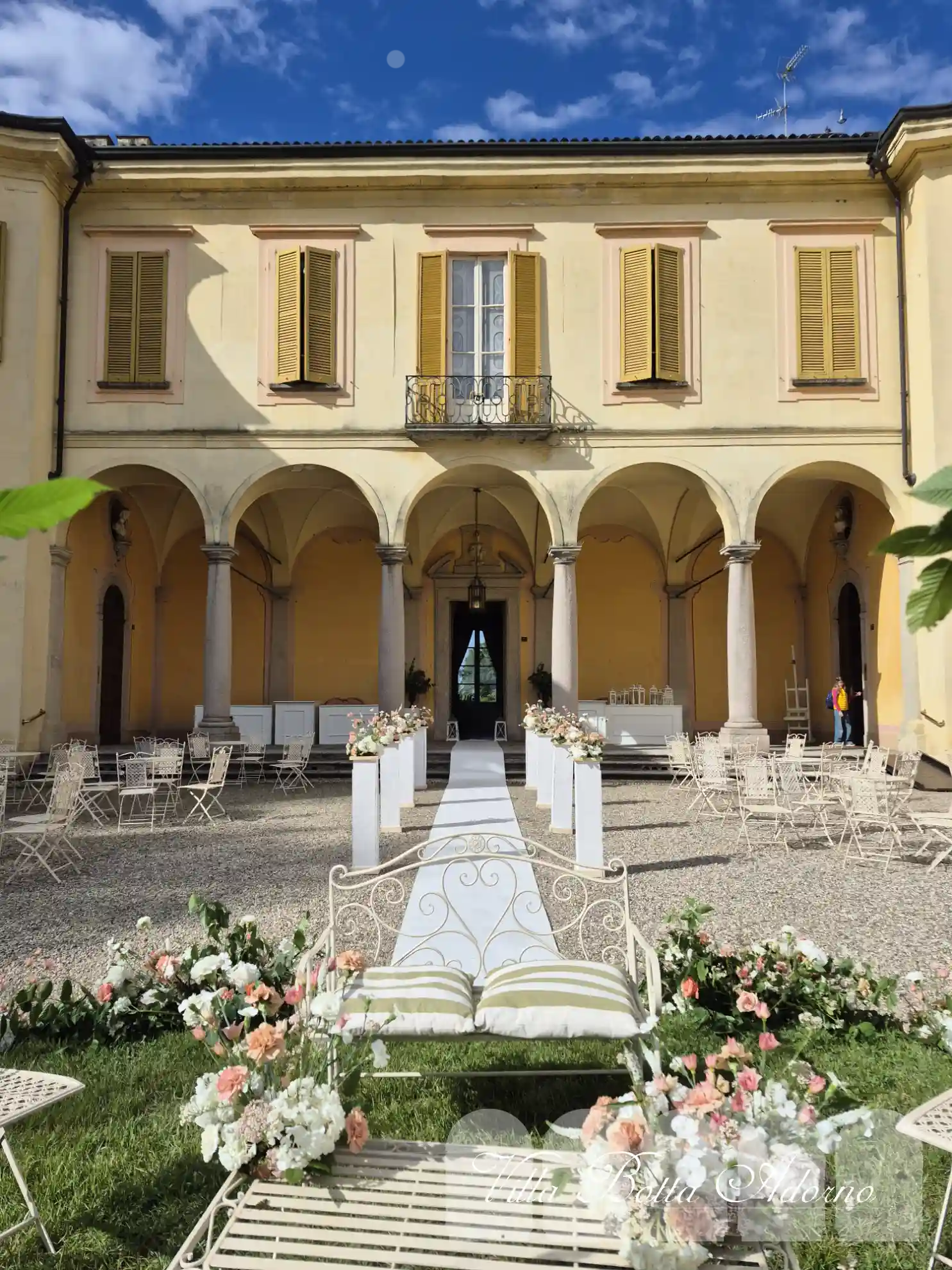 Cortile d'onore di Villa Botta Adorno allestito a cerimonia